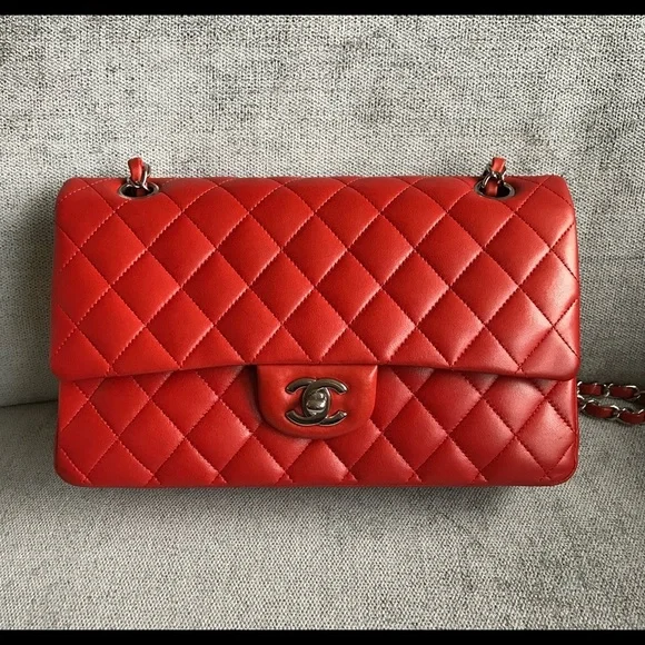 SOLD Chanel medium double flap in red lambskin - Picture 1 of 12